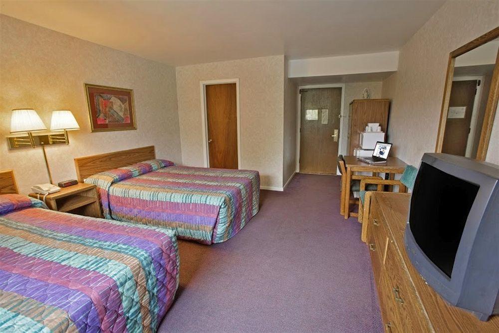 Budgetel Inn And Suites - Glen Ellyn Room photo