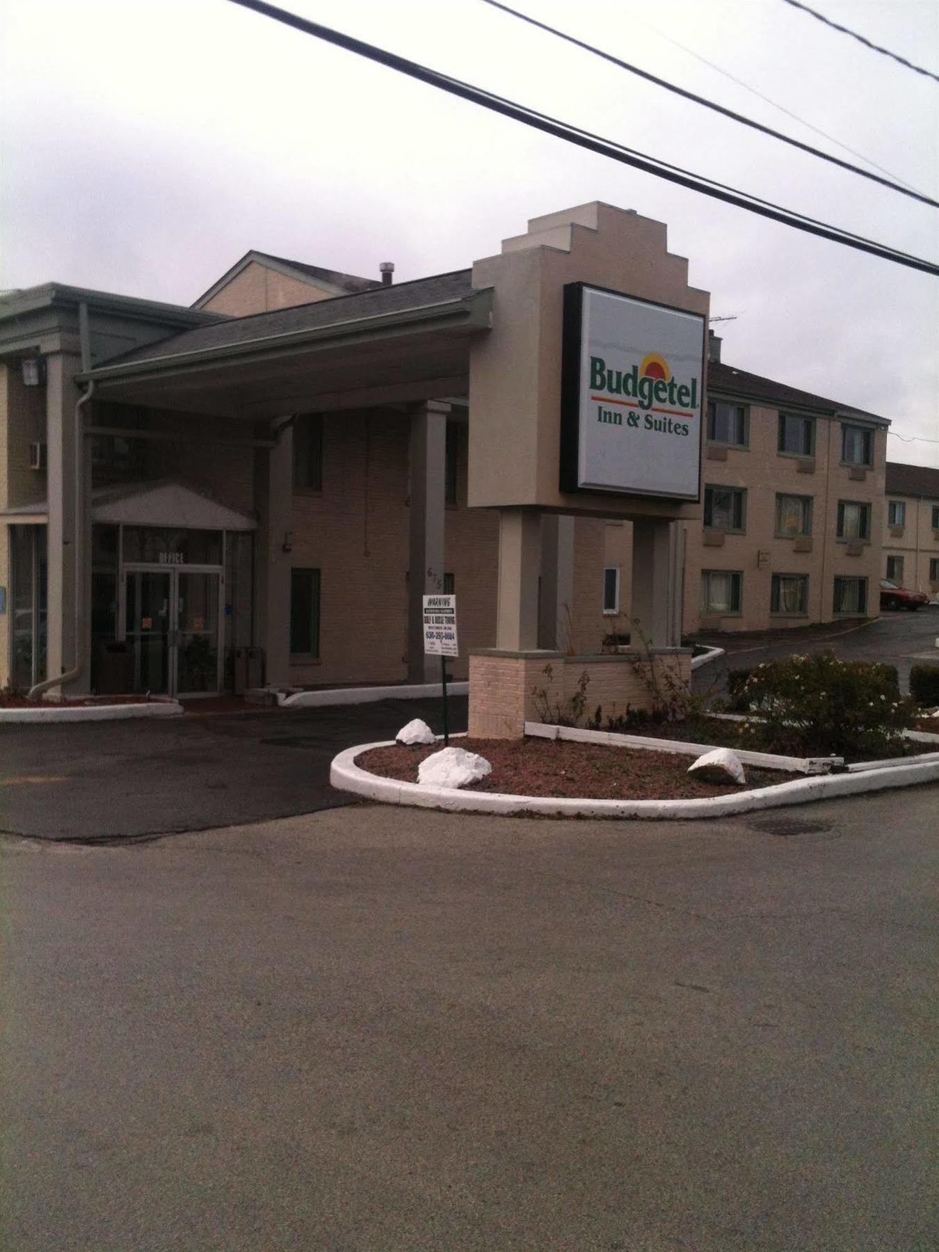 Budgetel Inn And Suites - Glen Ellyn Exterior photo